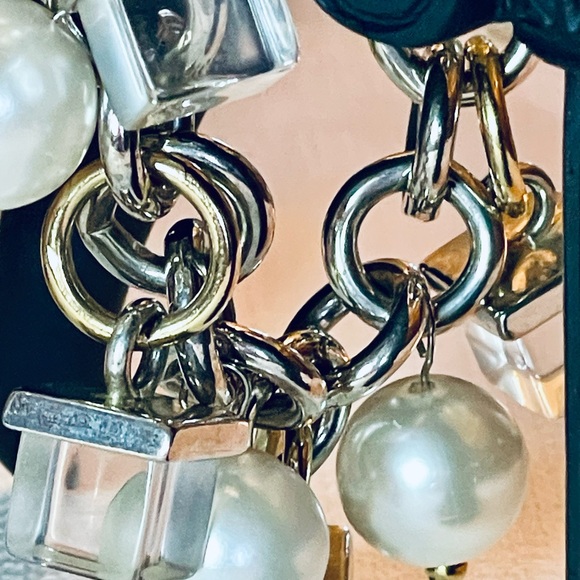 Vintage hard to find Robert Rose Parure of faux pearls and lucite blocks. - Picture 9 of 12